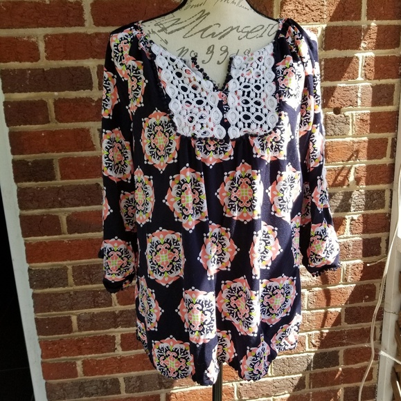 crown & ivy Tops - (Donated) Crown & Ivy Top